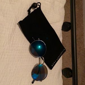 Quay round sunglasses!